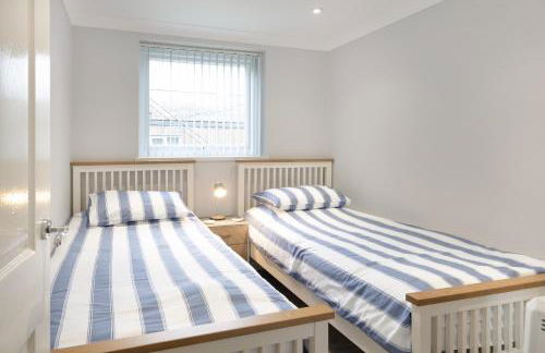 2 Bed Villa Sleeps 4 - Wifi, Garden, Sea Views - Foto 42