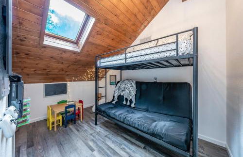 Creekside Cabin - Pup-Friendly with AC - Foto 25