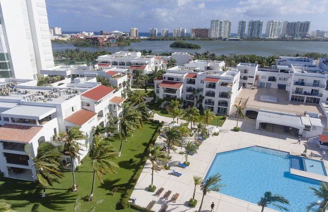 Oceanfront Condo at Voted Best Cancun Sandy Beach - Foto 38