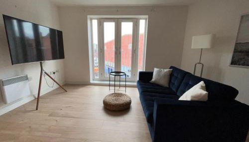 Stafford 2 Bedroom Apartment in Prime Location with Secure Parking - Foto 4