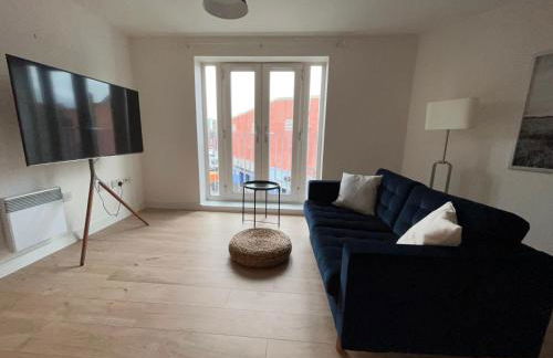 Stafford 2 Bedroom Apartment in Prime Location with Secure Parking - Foto 4