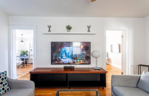 The B&W Haven 5BR Home with yard theater - Foto 46