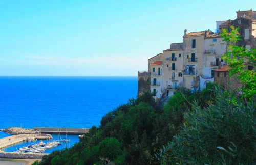 Tra i Vicoli di Sperlonga, Storia, Mare e Relax - Foto 1