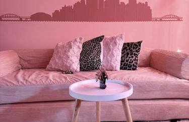 Pinksburgh pet-friendly by Strip, stadium, skyline - Foto 41