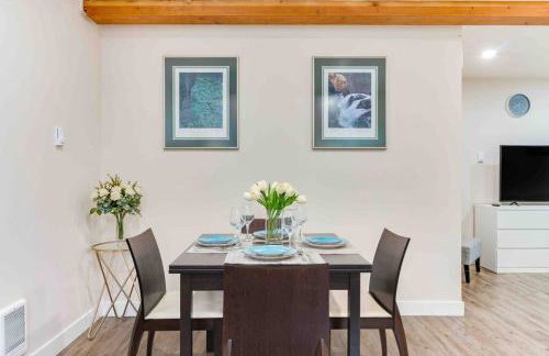 Adorable new studio with free parking and WiFi - Foto 11