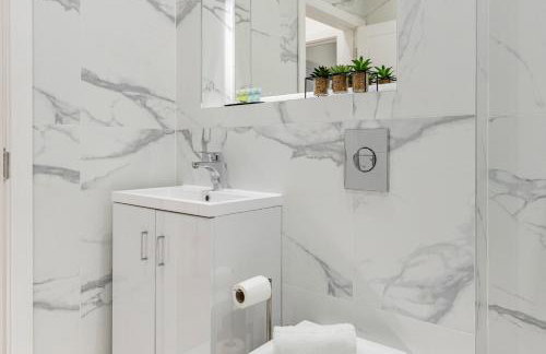 Welcoming and Spacious Apartment- Excellent Location - Foto 16