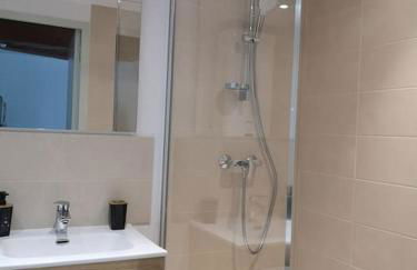 Proche Hôpital LyonSud Metro B Calme et WiFi - Foto 8