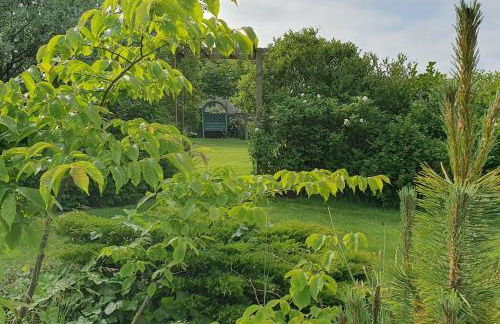 Exceptional 4 bed converted church with hot tub - Photo 16