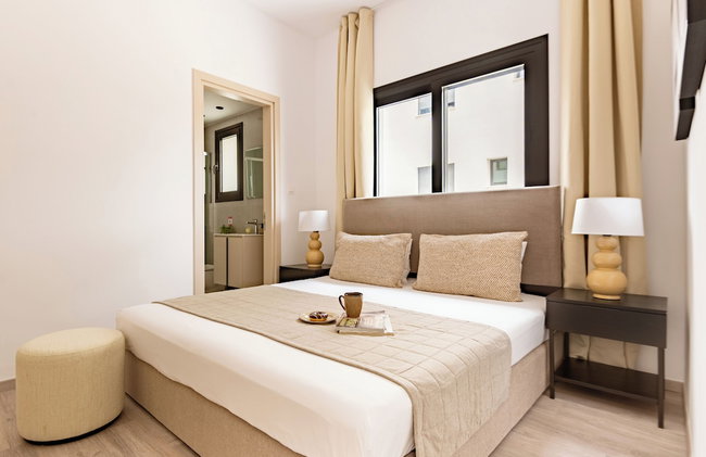 Sanders Eduardovich Limassol - Photo 17