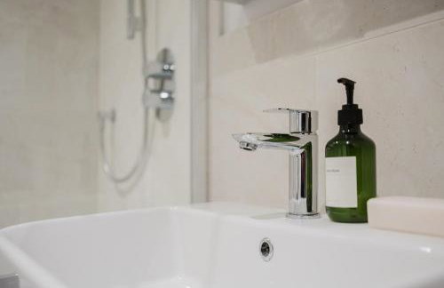 Stylish Retreat with Private Garden in Tetbury - Foto 156