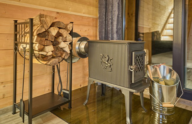 Luxe Timber Lodge & Pet Retreat - Photo 15