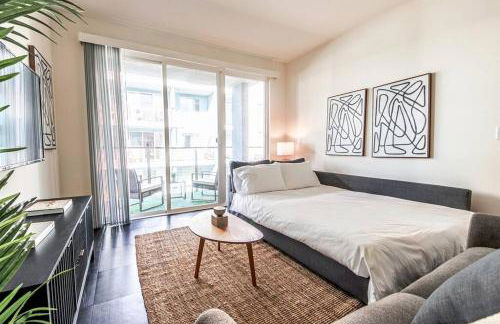 Spacious 2BD 2BA with Huge Balcony, Near Venice Beach & Fun! - Foto 10