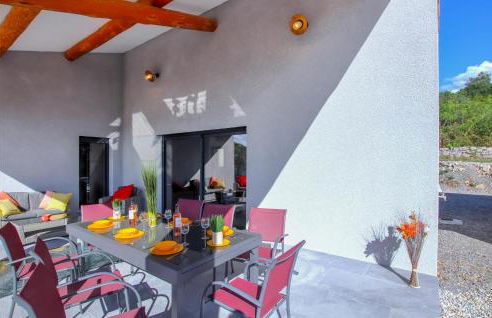 Gorgeous Home In Labeaume With Kitchen - Photo 11