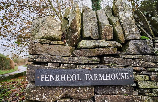 Host Stay Penrheol Farmhouse - Photo 9