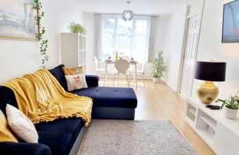 Large 1BR with Sofa Bed near ExCeL and Canning Town, Fast WiFi - Foto 1