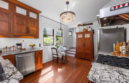 NEW! Updated South Hill Craftsman Sleeps 12! - Foto 10