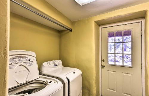 Luxe Twin Lakes House with Mountain and Lake Views! - Foto 17