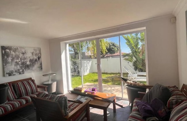 Cozy Camps Bay House With Mountain and sea View - Foto 7