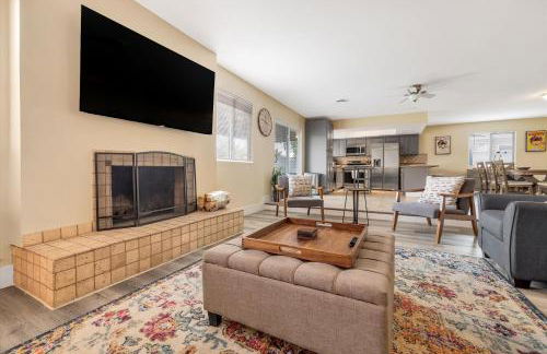 Stylish home with pool and spa - Foto 26