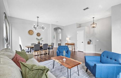 NEW - Poolside Oasis Heated POOL Home - 2000 SF - Foto 25