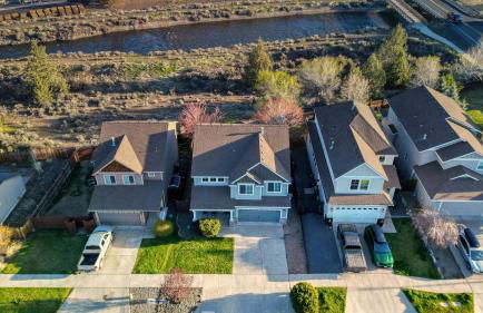 Canal Trail Base Camp by AvantStay Hot Tub Deck Walk to Pickleball 10 Min to Bend Family Friendly - Foto 70