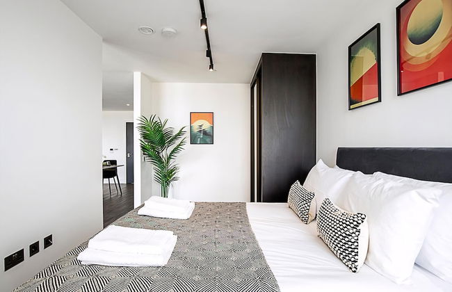 Sky-High Studio with Stunning Views - Foto 22