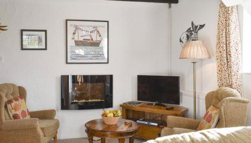 Penny's Cottage-Uk12572 - Photo 1