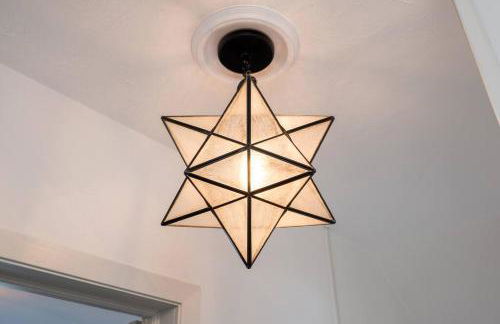 King Bed - 5 Min to MOA - 75 & 65' HDTV - Ping Pong - Foto 23