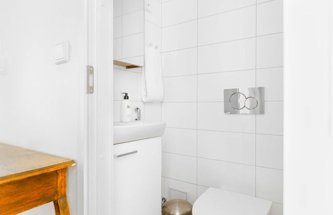 Spacious apt on Tranquil Courtyard - Foto 17