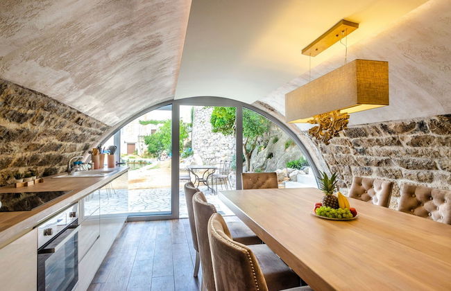 Beachfront Villa Gabriela with Pool - Foto 20