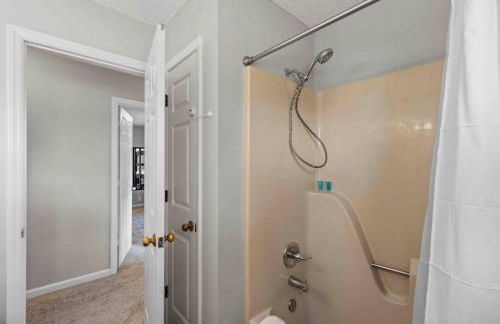 ~Spacious / Cozy / Sleeps 8+ Near MTSU and Siegel - Foto 15