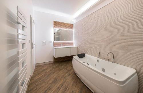 P1 Premium-Suite, 4 Zimmer, 105 qm, Parkplatz - Foto 10