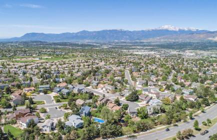 Deep Blue Spacious Escape w Hot Tub & Playground - Foto 71