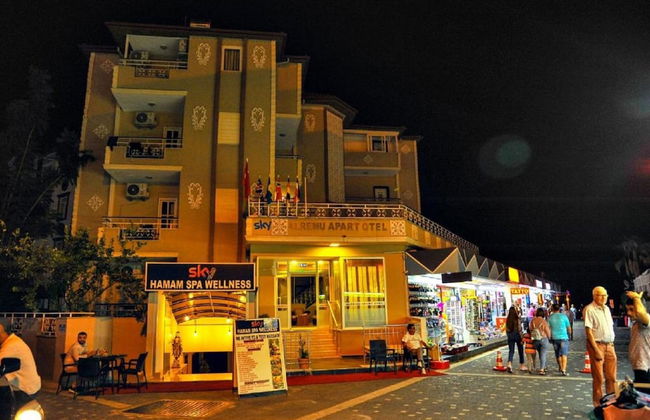 Beach Front Apartment Close to Centre of Side With all you Desire Sleeps up to 4 - Photo 26