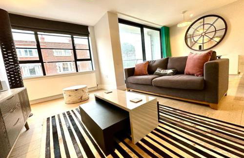 Super Modern New 2 Bedroom Apartment - Next to the Beach - Great Location - Fast WiFi - Smart TV - sleeps up to 4! Close to Purbeck, Corfe Castle, Sandbanks, Poole & Bournemouth - Foto 6