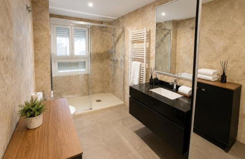 Apartamento Plaza de Castilla II - Urbano con Estilo y Funcional - Foto 38