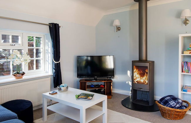 Quaint Coastal Cottage - 5 Mins From Beach - Foto 3