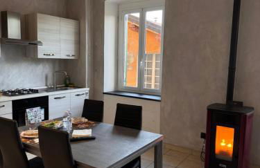 "Coccole nel borgo" 2min to outlet apartment with terrace - Foto 1