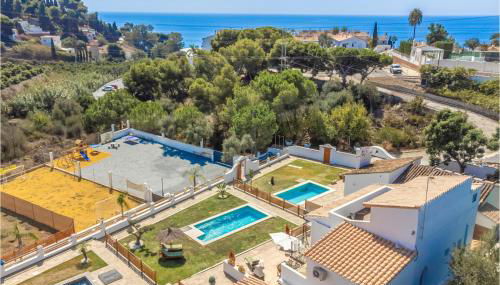 3 Bedroom Stunning Home In Mezquitilla - Photo 2