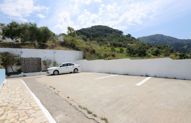 Agios Georgios - 2 Beds - Sleeps 5 - Free Parking - Foto 32