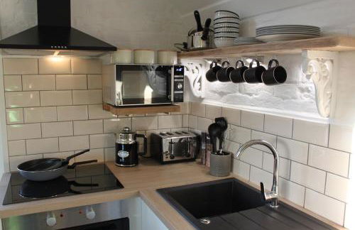 Beautiful Barn Conversion, 3 Bed, hot tub, sauna, gym, enclosed garden - Photo 35