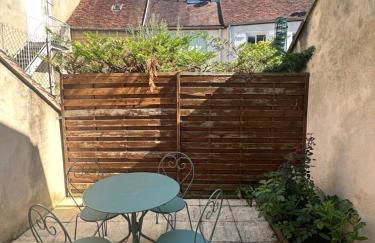 Maison de charme Centre-Ville - WIFI Netflix - Terrasse - 2 cours extérieures - Foto 6