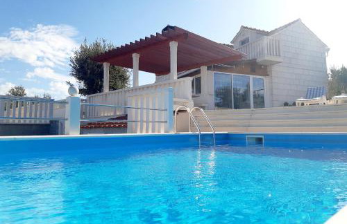 Family friendly house with a swimming pool Praznica, Brac - 24570 - Foto 1