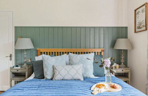 Rocket House - Large family home perched above the river - Foto 17