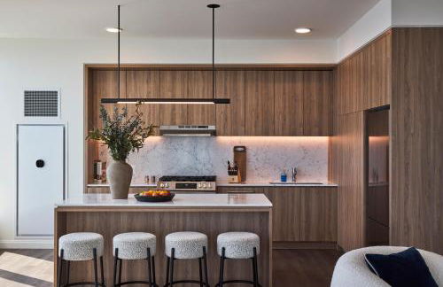 Lux Apts with Lake Views and Top Amenities - Foto 78