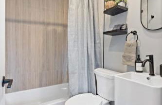 Luxury and Chic 2BR 2BA Apt only 15 Mins to NYC & Hoboken - Foto 10