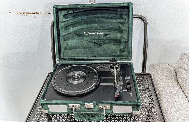 Trendy Studio for 4 w/ Community Pool! - Photo 16