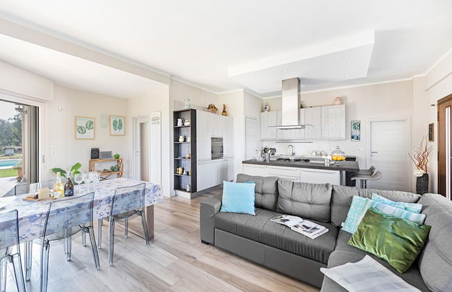 Villa Daniela con Piscina Vista Lago by Wonderful Italy - Photo 13