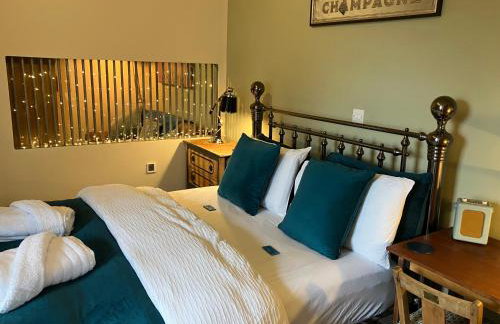 The Shearer's Hut in the Peak Park - Photo 31