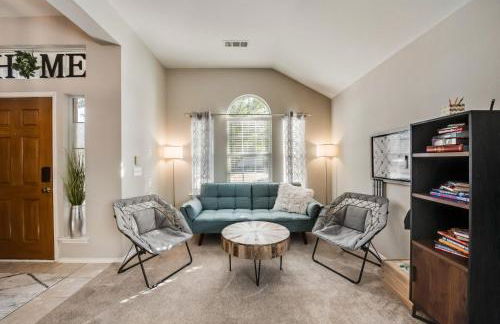 Heart of Grand Prairie 4BD with Pool & Game Room - Foto 5